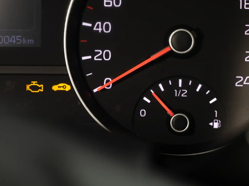 autodiagnosztika soran kiolvasott check engine hibakod a muszerfalon